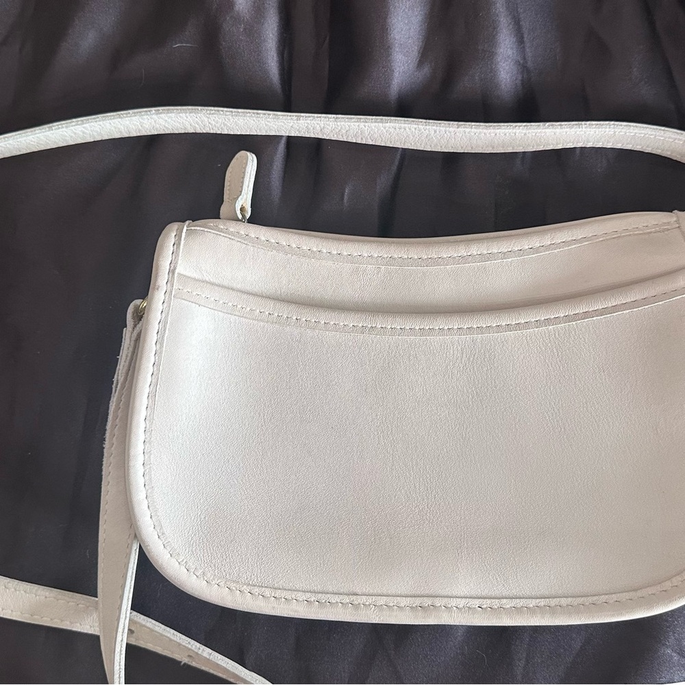 Vintage Coach Bone White Wendie Crossbody Bag 9031 - Picture 9 of 13